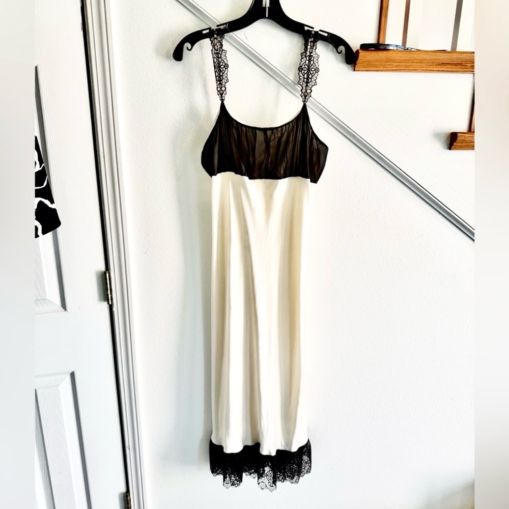 Via del Amore Black and cream SILK Lace Trim Large Nightgown NWOT removed